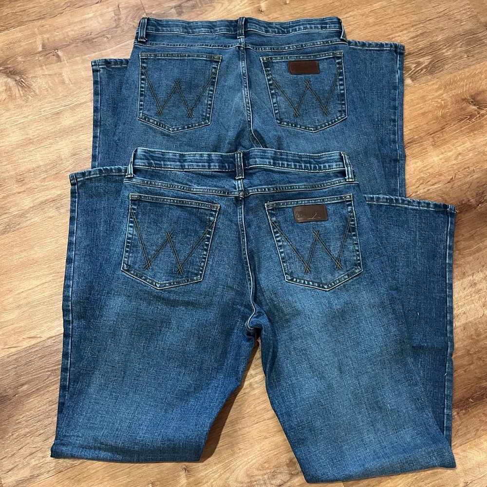 (2) Pairs Wrangler 20x Advanced Comfort Jeans Sz 33x34